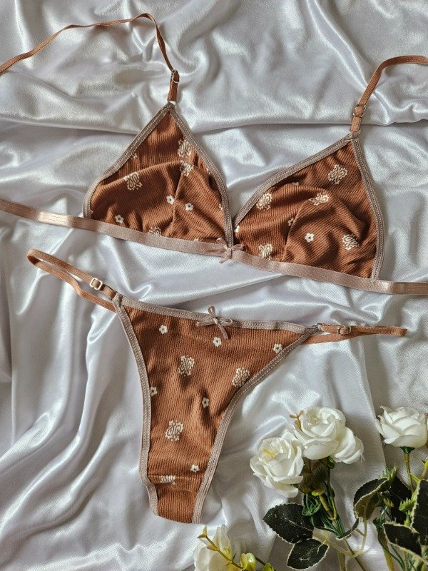 Producto - CONJUNTO DE MORLEY MARRON (A04 A)