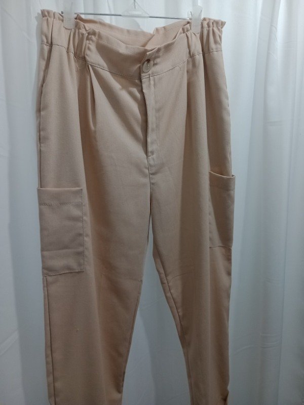 Producto - Pantalón sastrero bolsillos en los costados