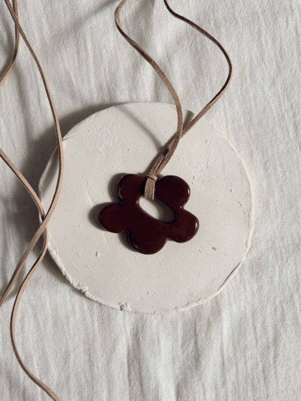 Producto - COLGANTE FLOR COLOR CHOCOLATE