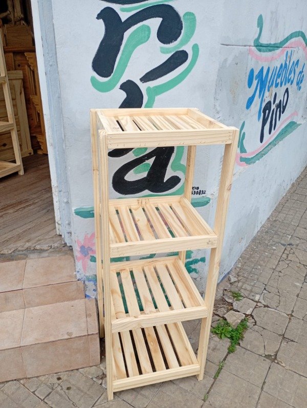 Producto - Exhibidor de pino