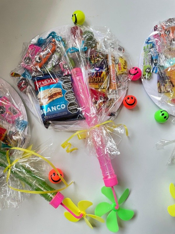 Producto - Paletas Gigante Todos los Personajes - 4