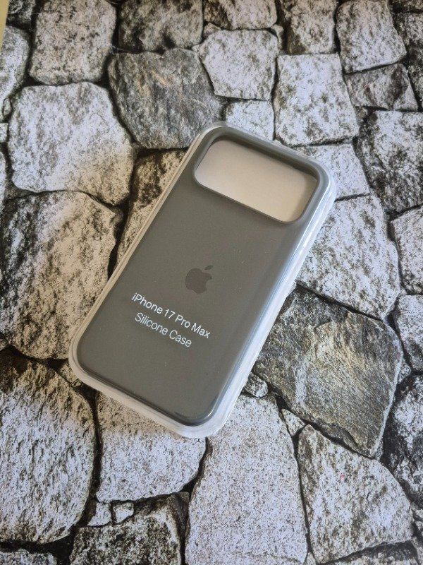 Producto - Funda silicone case logo Iphone 17 Pro Max gris oscuro