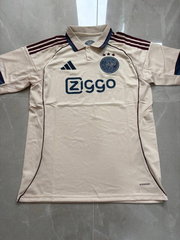 Producto - Ajax Visitante 25/26 Version Hincha