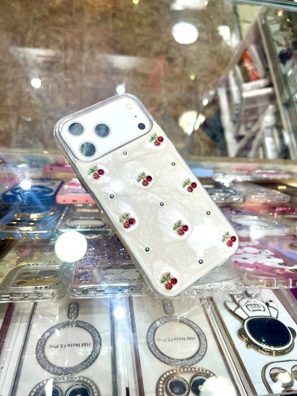 Producto - Funda Cherry Nacarada IPhone 16/pro/pro max/17/pro/pro max - 2