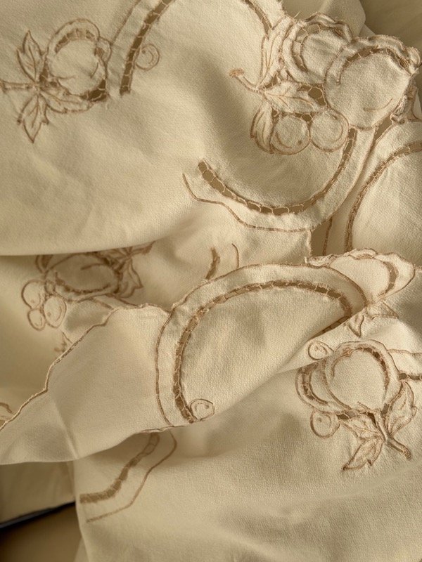 Producto - Mantel de hilo bordado duraznos - 0