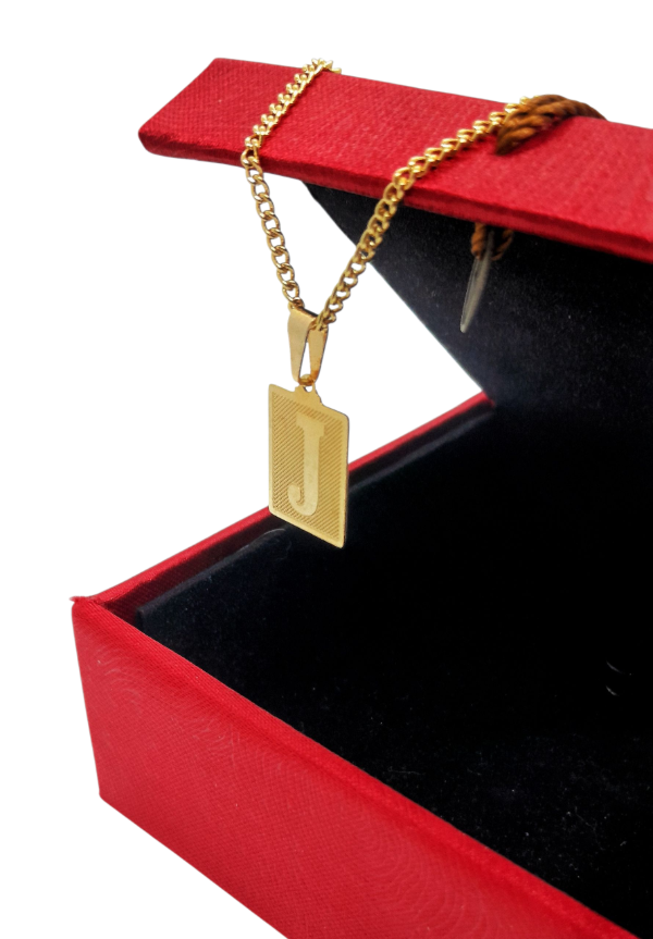 Producto - Inicial dorada J, cuadrada con relieve