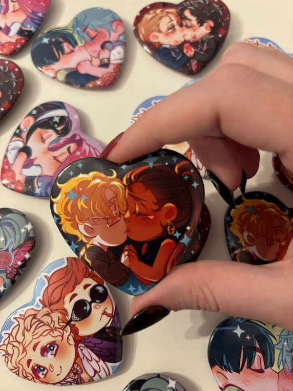 Producto - Pin Corazon Hyuluka