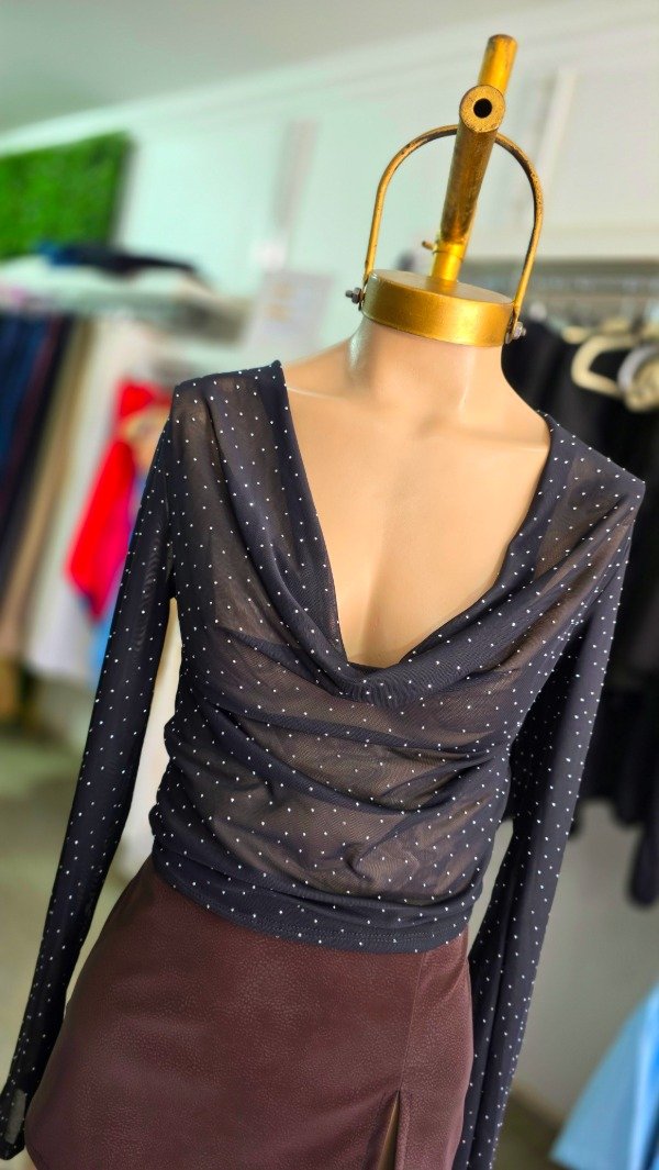 Producto - TOP TUL STRAS PLATEADO BUCHE NEGRO