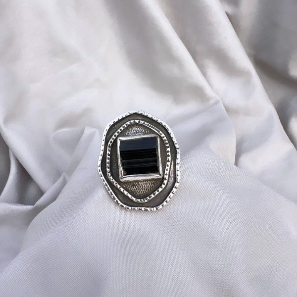 Producto - ANILLO DE DISEÑO TURMALINA NEGRA