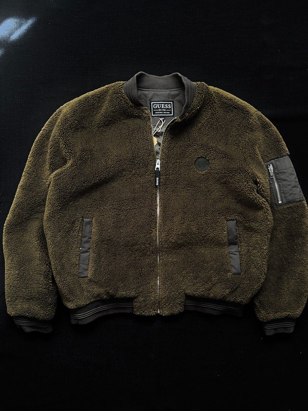 Producto - Chaqueta Guess sherpa única, talle XL masculino