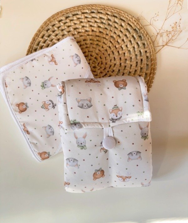 Producto - Toallon + Cambiador, Estampa Caras Nordicas