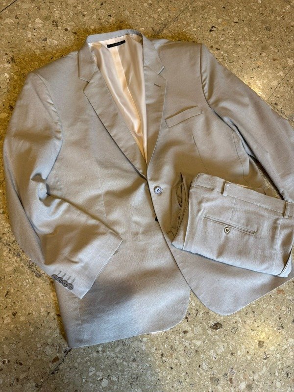 Producto - Traje Beige