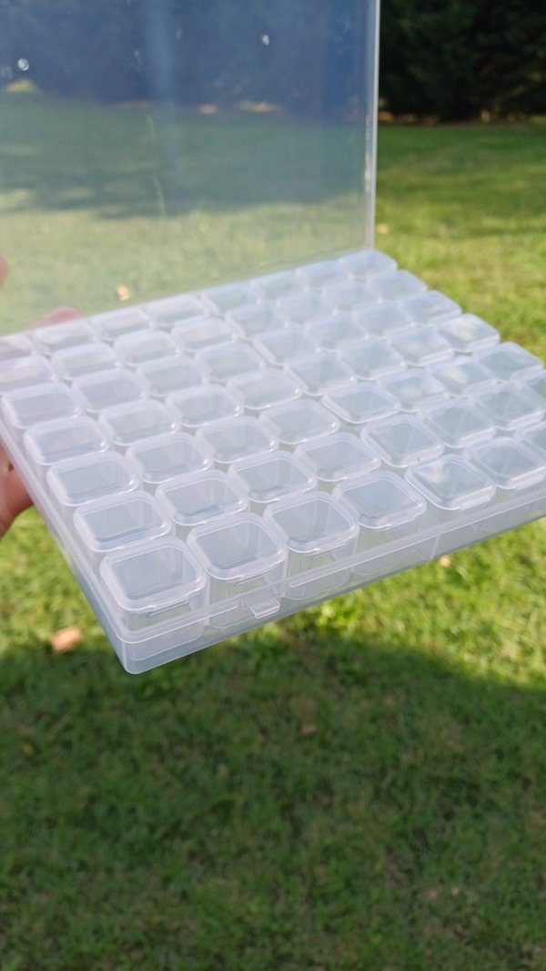 Producto - Caja de contenedores de pintura