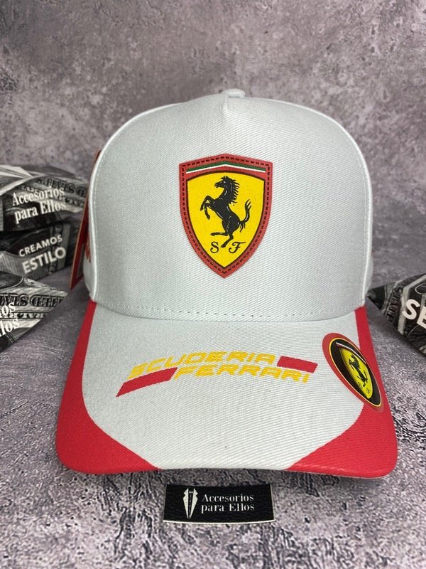 Producto - Gorra Ferrari