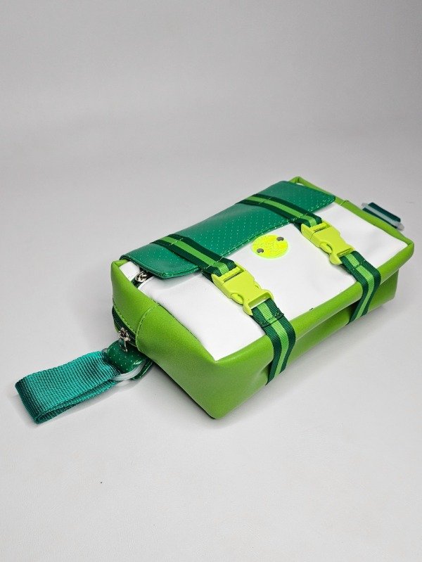 Producto - Riñonera Malibú verdes