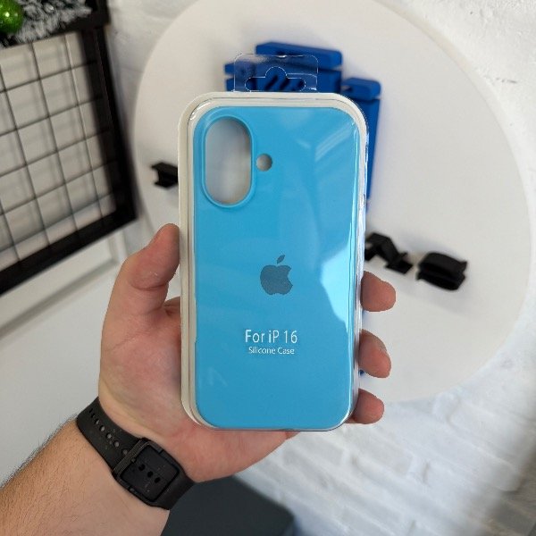 Producto - Silicone Case Celeste - iPhone 16