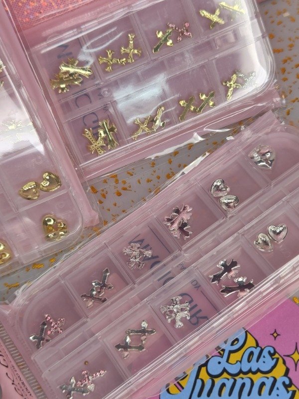 Producto - Apliques cruces y corazones