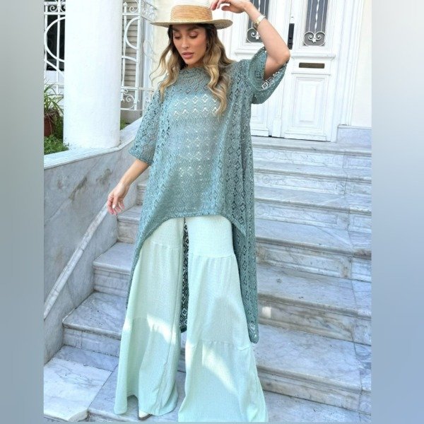 Producto - Remera crochet con espandex irregular. Talle único entre 6y8