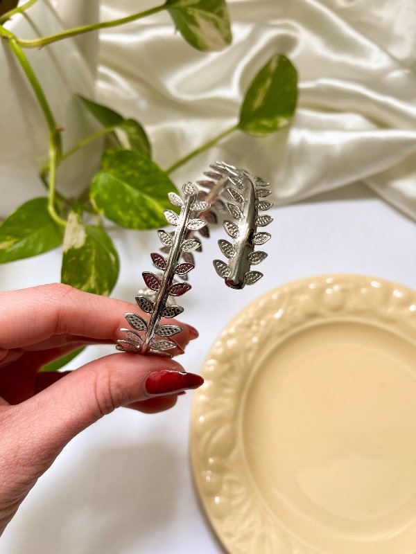 Producto - Brazalete corona plateado