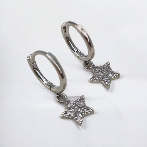 Producto - Aros acero quirurgico argollita fina colgante estrella strass plat