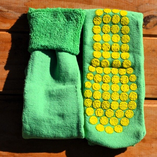 Producto - Pantumedia con antideslizante - Verde - 0