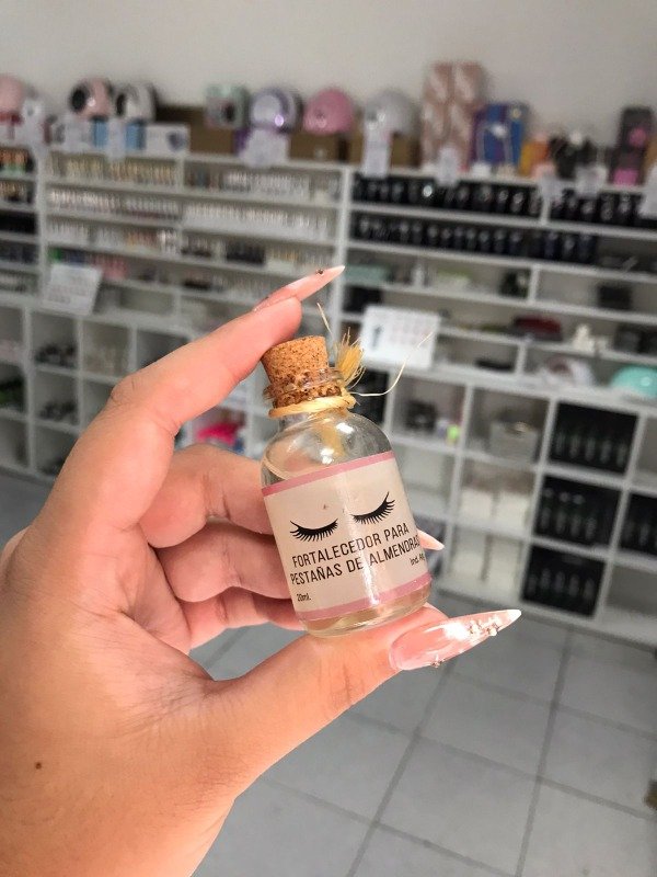 Producto - Fortalecedor para pestañas de Almendra