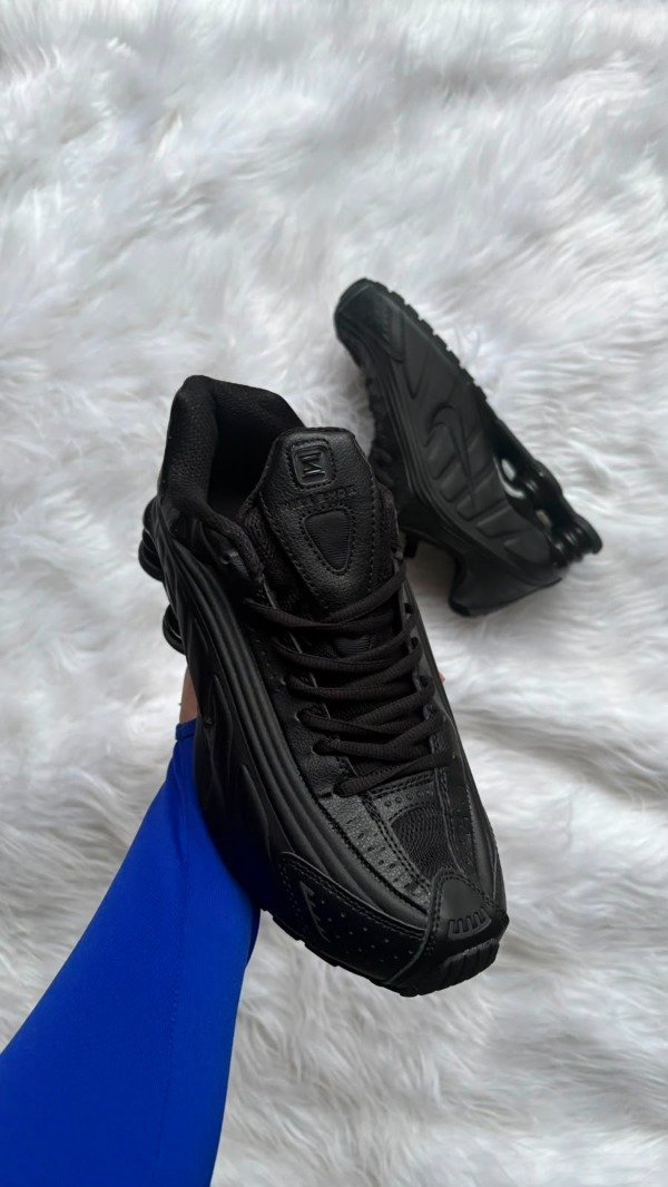 Producto - SHOX R4 TRIPLE BLACK - 1
