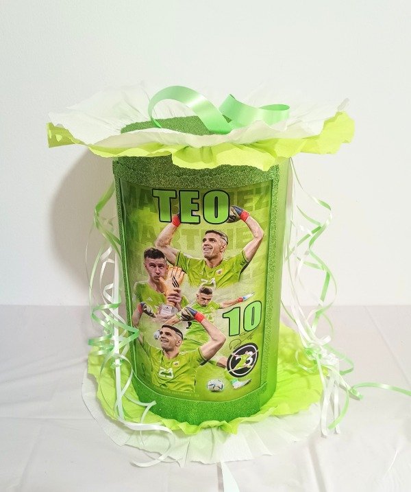 Producto - Piñata dibu Martinez con golosinas