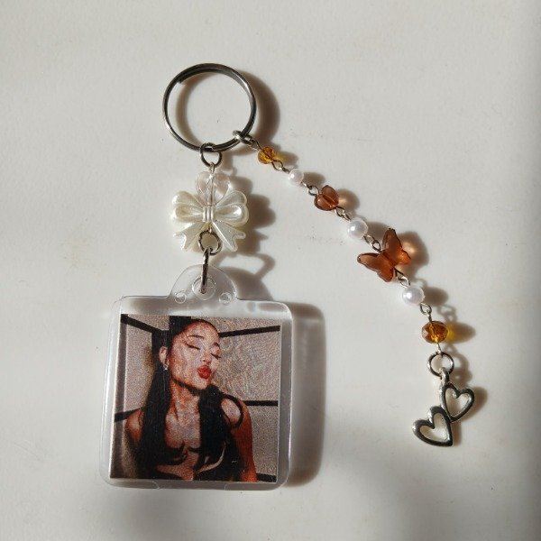 Producto - Llavero ariana 4