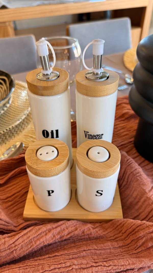 Producto - Set condimentero x 4 piezas cerámicas con base de bambú