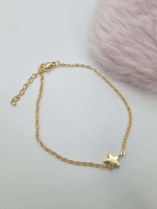 Producto - Pulsera acero dorado centro estrella plana