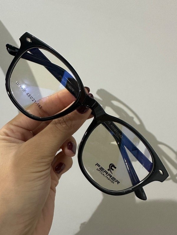 Producto - Armazon basico negro