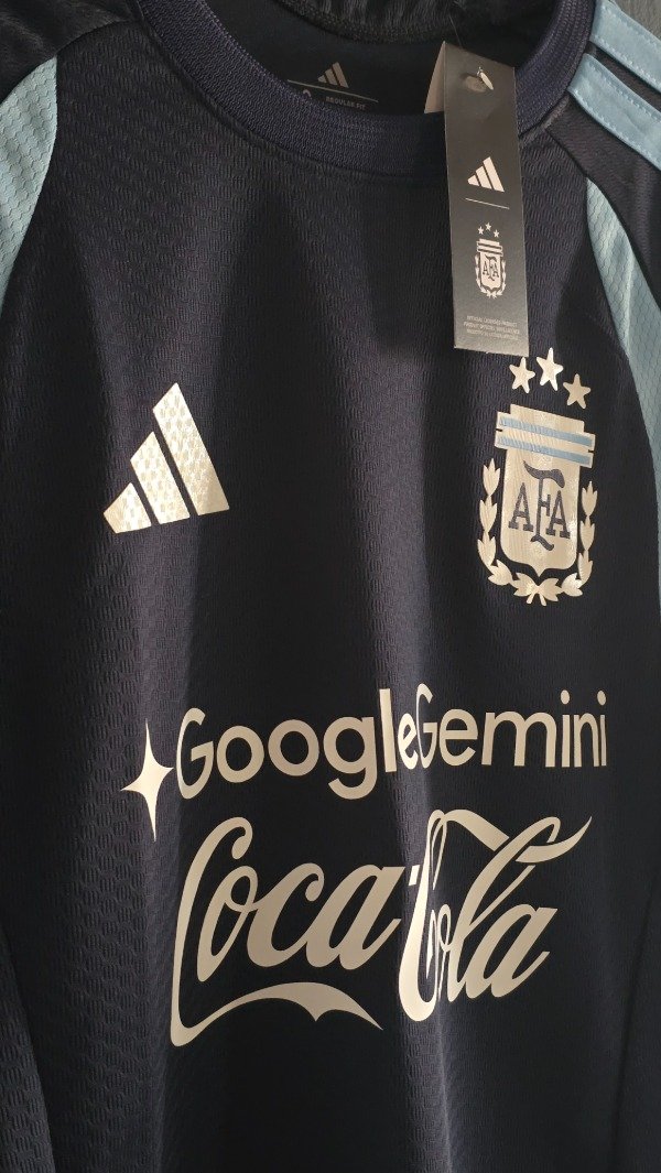 Producto - CAMISETA ARGENTINA ENTRENAMIENTO AZUL 2026 - 1