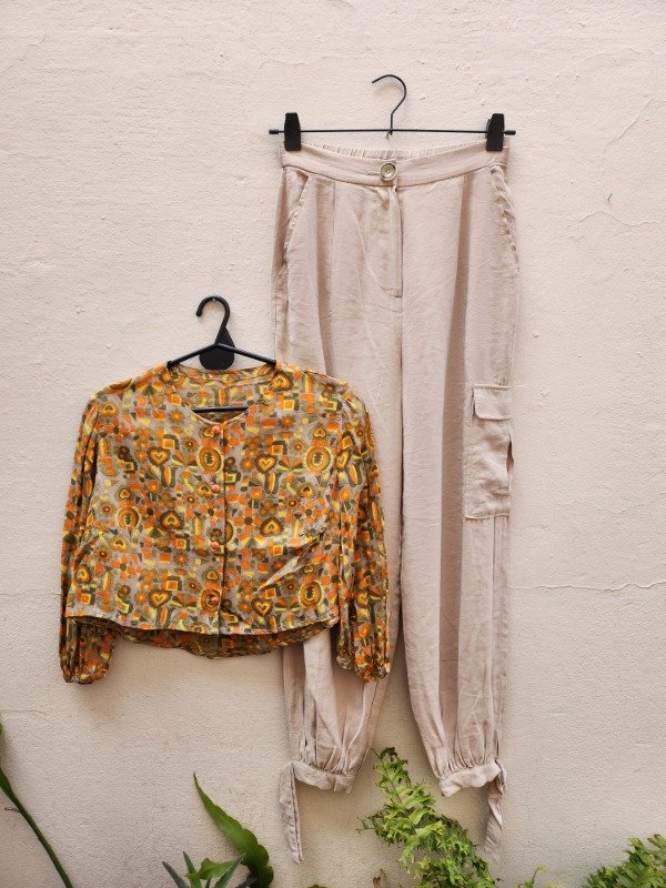 Producto - camisa crop cítrica