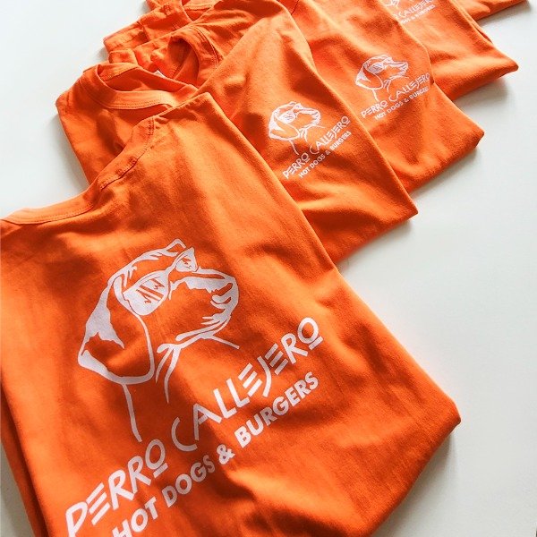 Producto - Remera algodón premium estampado personalizado a elección - 4