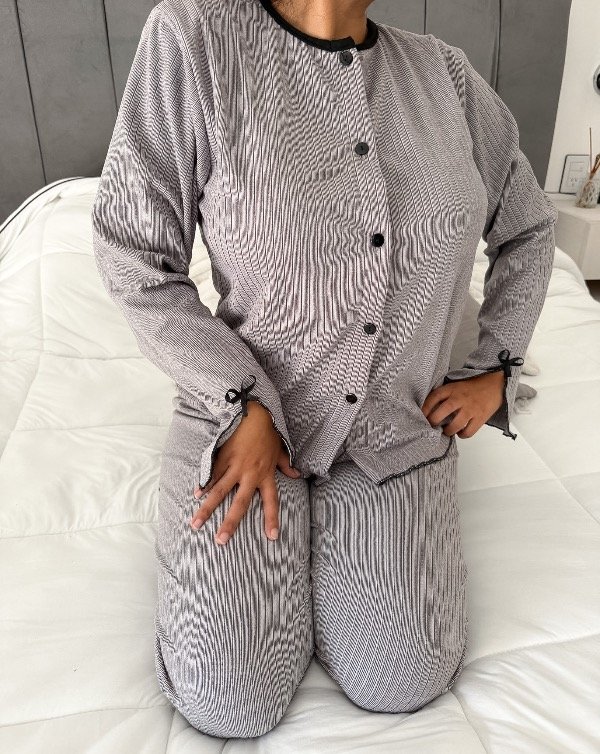 Producto - Pijama gris