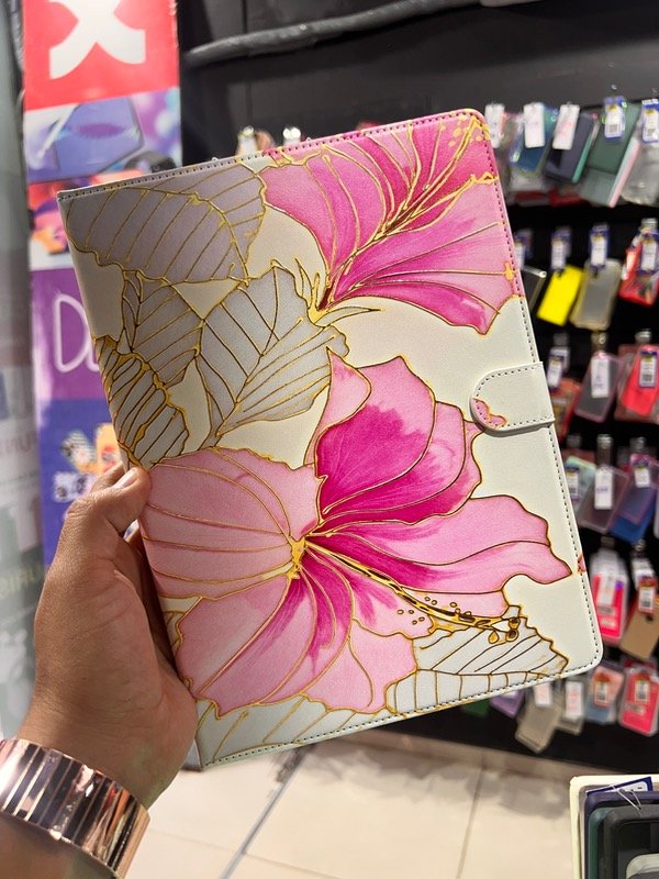 Producto - Funda para tablet DE 10 Y 11 PULGADAS, con diseño rosa.