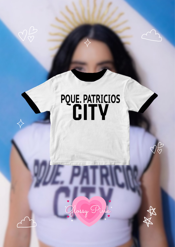 Baby tee pque patricios city con detalles negros
