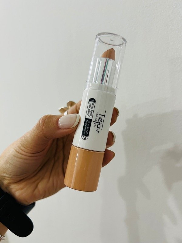 Producto - Corrector ojeras + Base