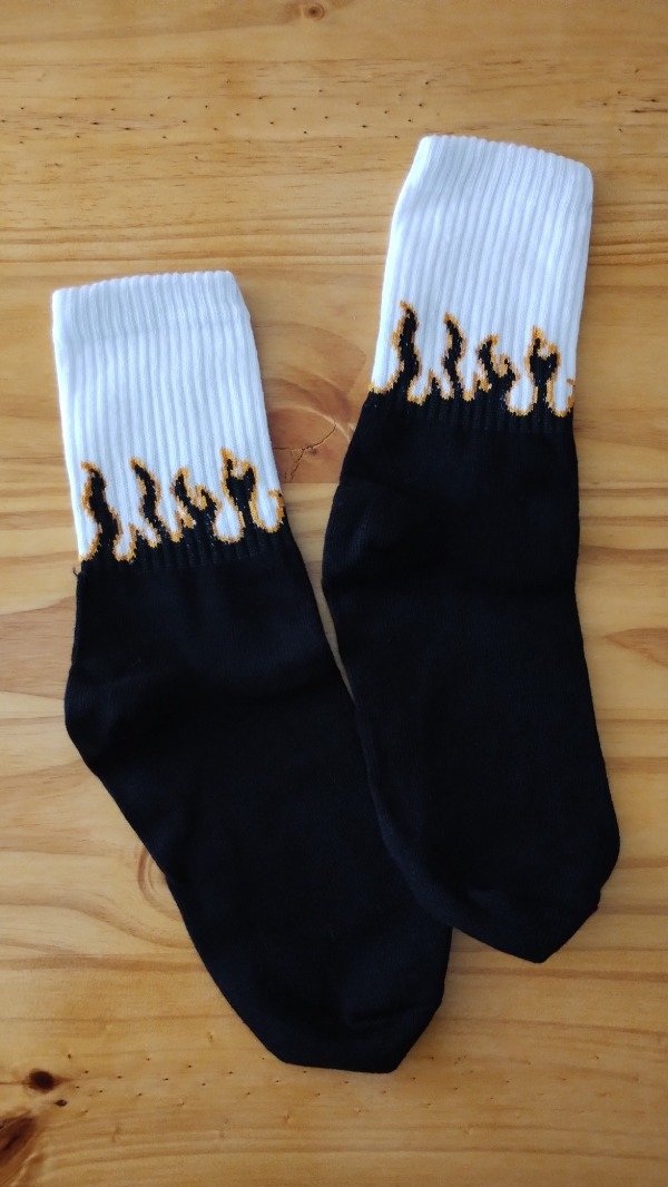 Producto - Tenis fuego,blanco y negro