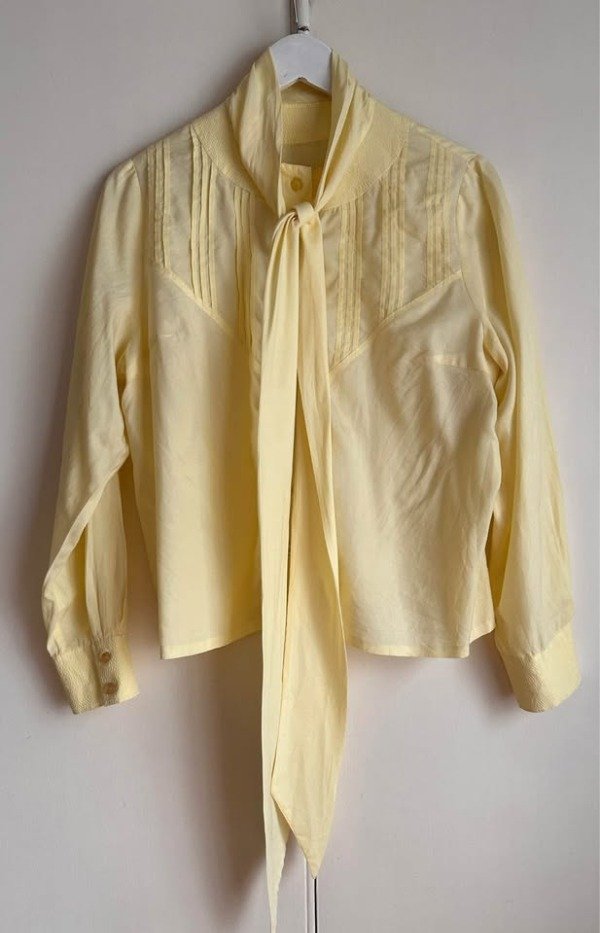 Producto - Camisa con lazo Talle L