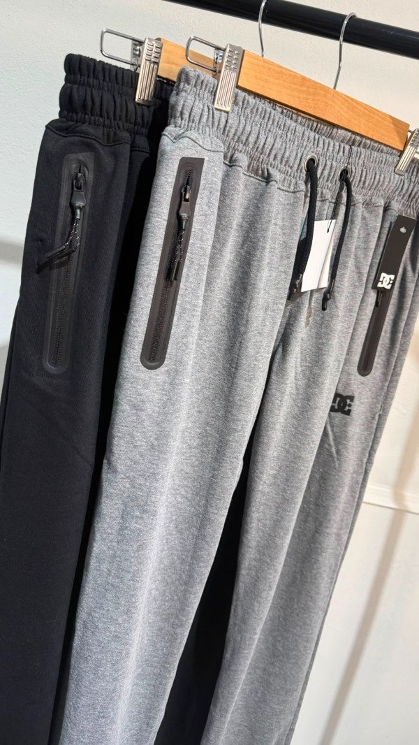 Producto - Jogging rustico con puño gris - 0