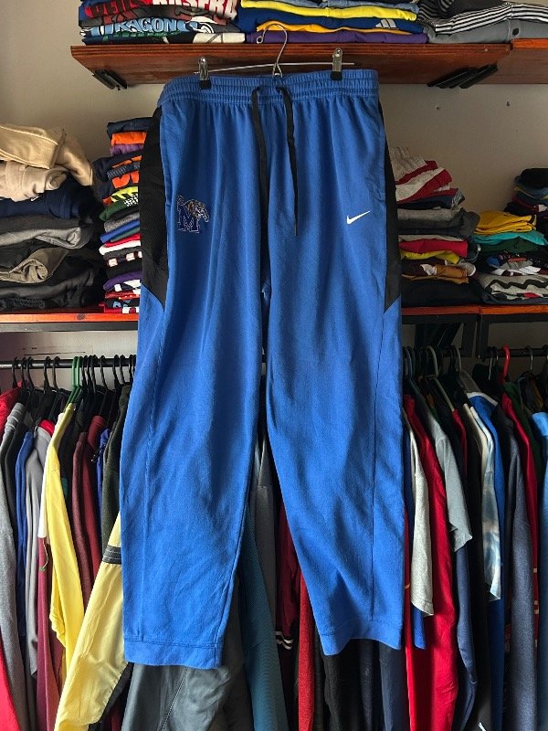 Producto - Joggin Nike De la universidad Memphis talle 4XL