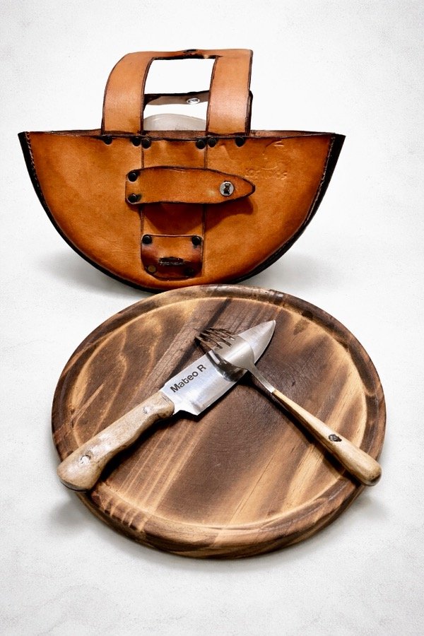 Producto - Juego de cubiertos con plato