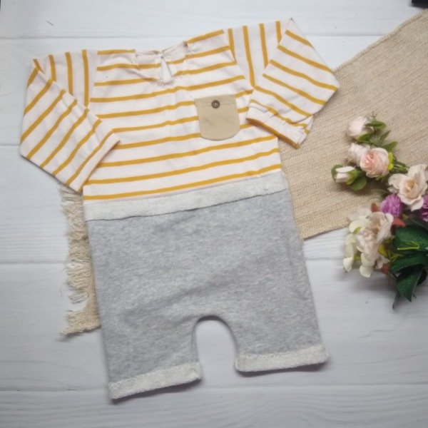 Producto - Romper gris/rayas 12/18 meses