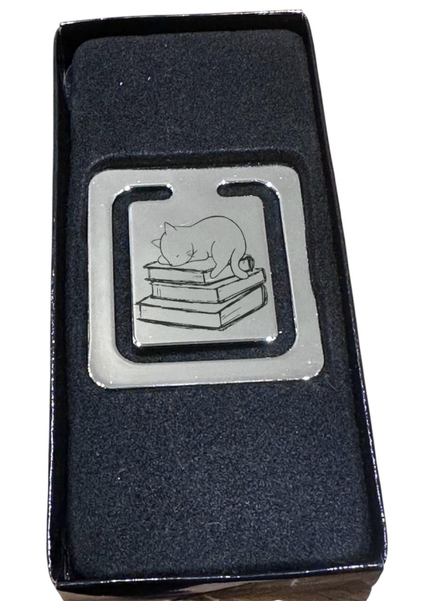 Producto - SEÑALADOR METAL CON CAJA GRABADO PERSONALIZADO