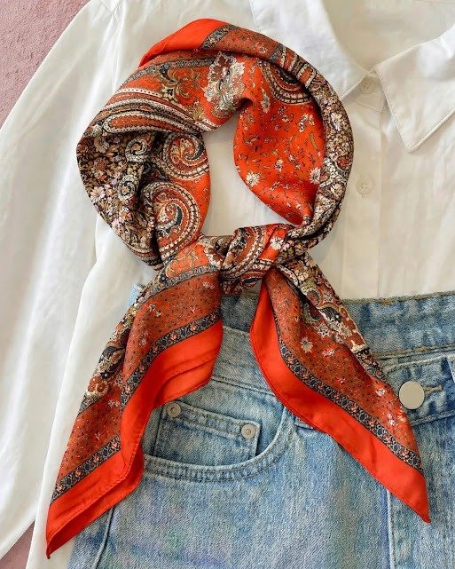 Producto - FOULARD BARROCO ORANGE 70x70