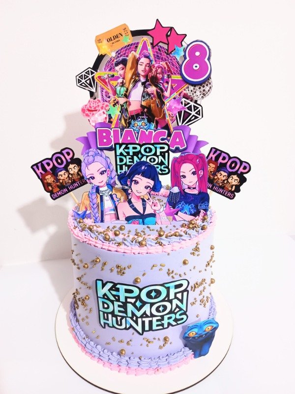Producto - Torta guerreras kpop personalizada x kg