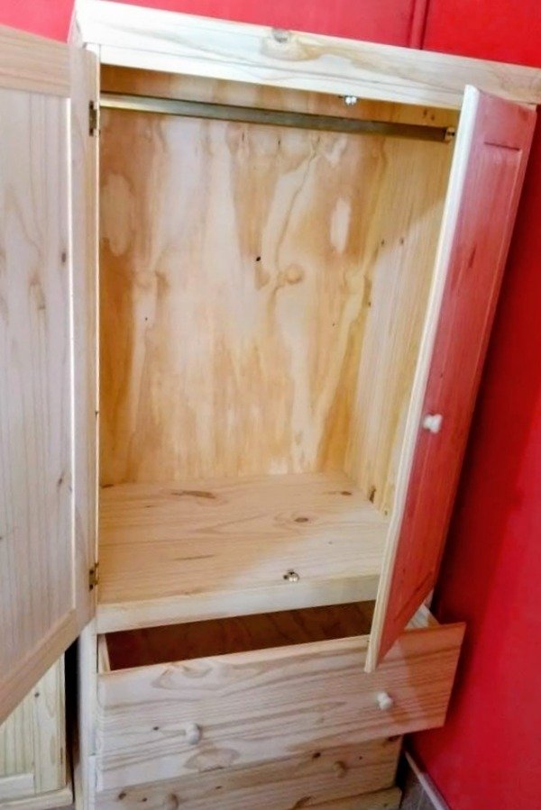 Producto - Ropero con Puertas
