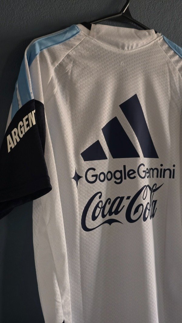 Producto - CAMISETA ARGENTINA ENTRENAMIENTO BLANCA 2026 - 3